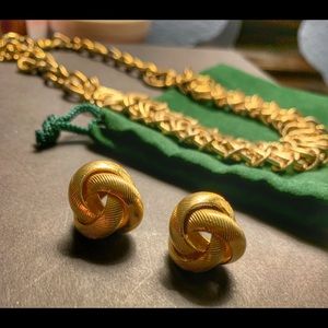 Lovely Twisted knot earrings & necklace. Pierced.